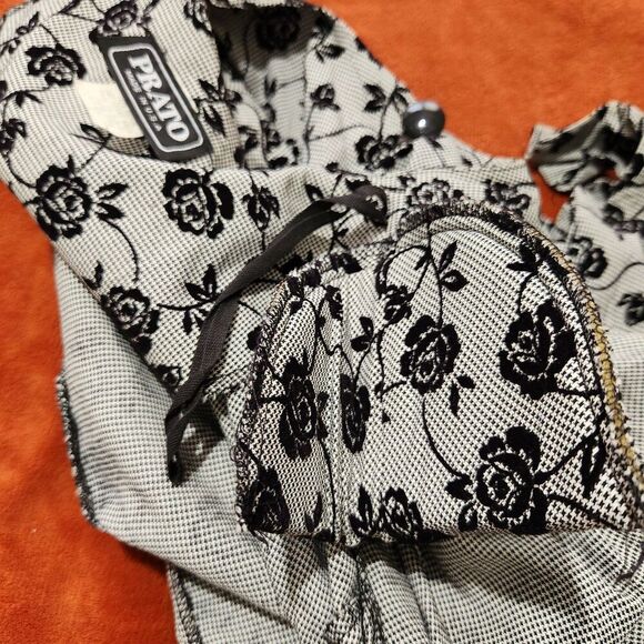 Prato Blazer For Women's Size 8 Black Embroidered Floral Front Buttons. - Picture 5 of 9
